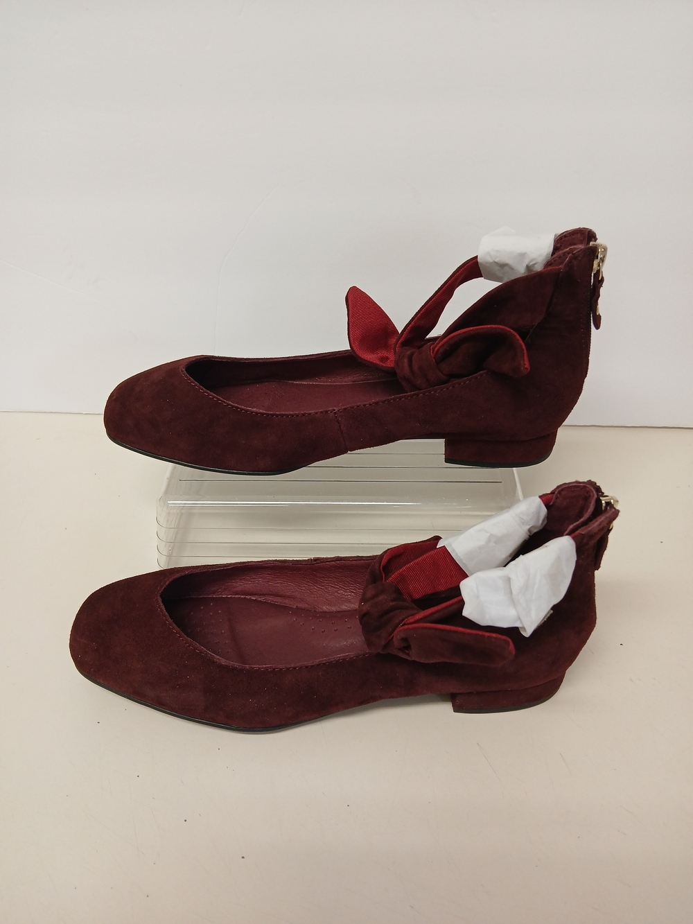 ✅️NWOT Women's Burgundy Suede Tie-Ankle Flats - Picture 3 of 8